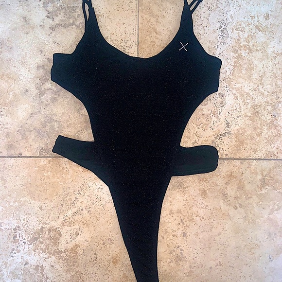 Black shimmer Onyx one piece boutine la - Picture 5 of 7